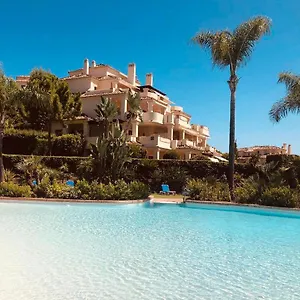 https://urbanizacion-capanes-del-golf.1costadelsol.com